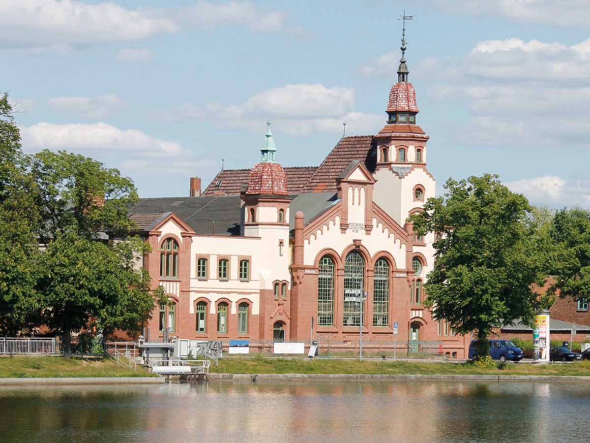 Kunst und Werk am Teich Schwerin Live