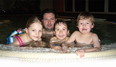 Ulf bringt den Schwerinern das schwimmen bei.